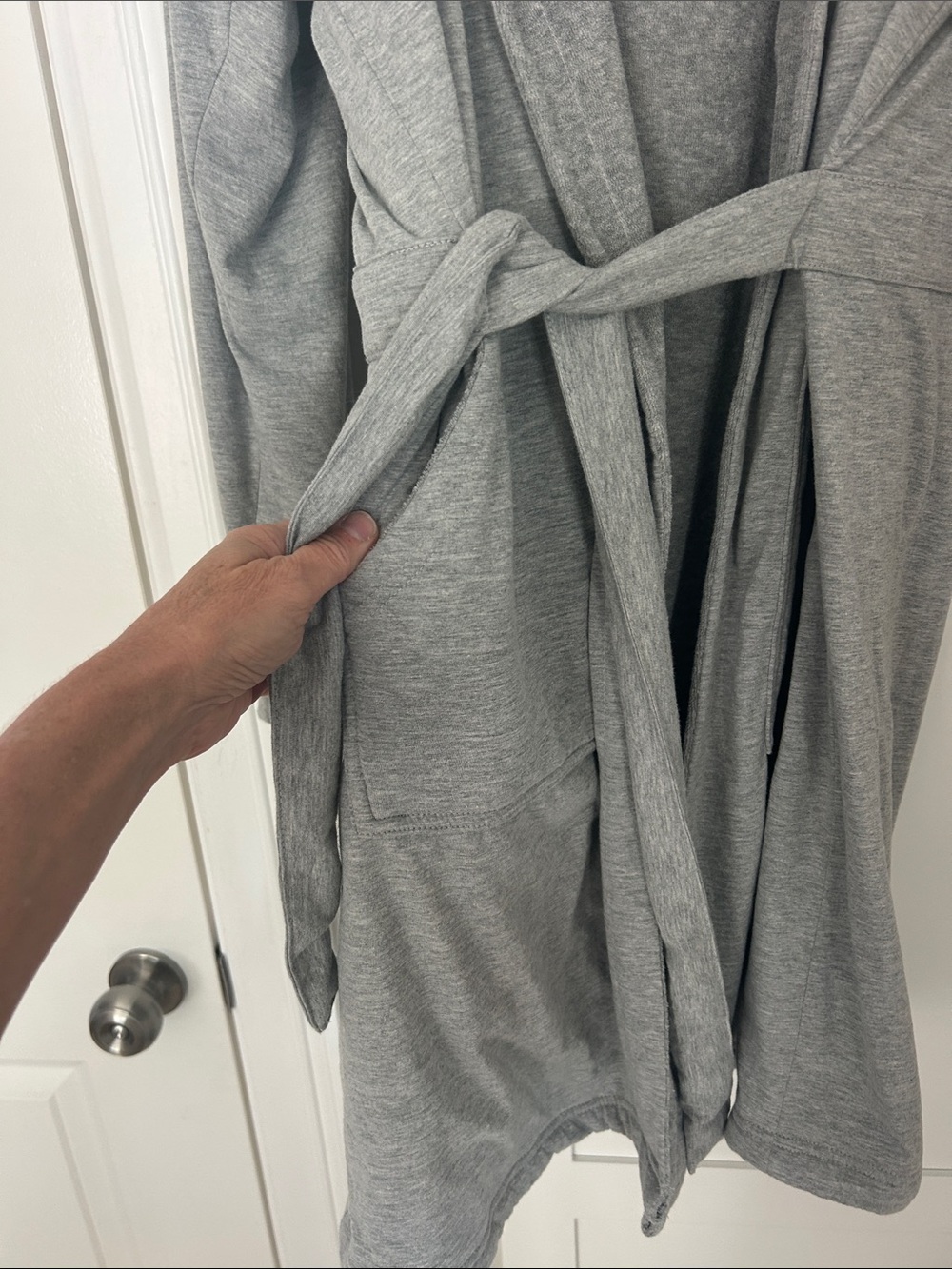 Men's Grey Hooded Robe - Picture 4 of 9